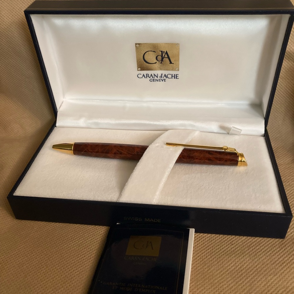 Beautiful Designer Pen  new in box